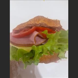  Shop bánh mì cần gấp cô bán hàng có kinh nghiệm vùng Guildford