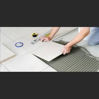 Cần thợ lót gạch tay nghề giỏi, có thể tự lái xe đến chỗ làm