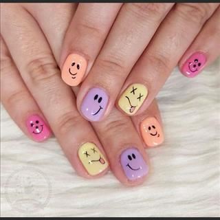 Shop nail vùng Mortdale cần thợ bột, design, lashes và chân tay nước