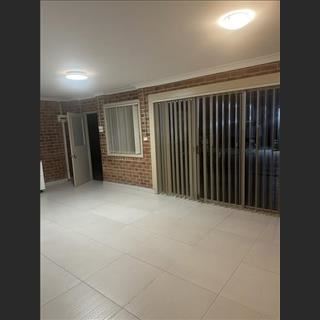 Granny flat 1 phòng lớn vùng Bankstown cần cho thuê